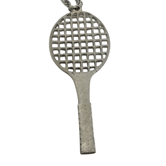 VINTAGE SILVERTONE TENNIS RACKET PENDANT & CHAIN NECKLACE - Picture 5 of 6